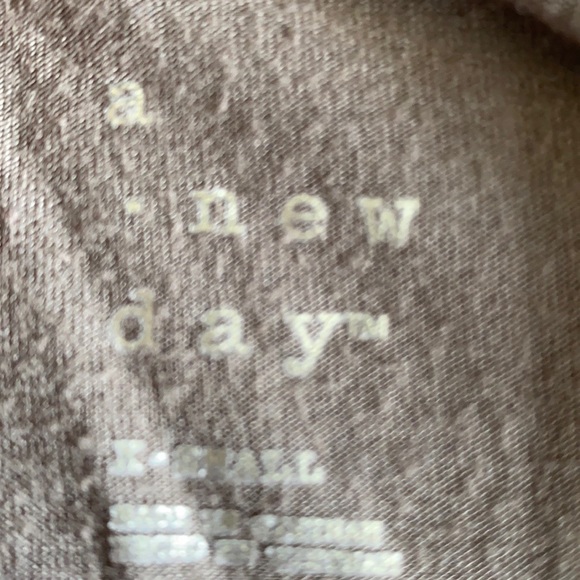 Brown top from target - Picture 3 of 3